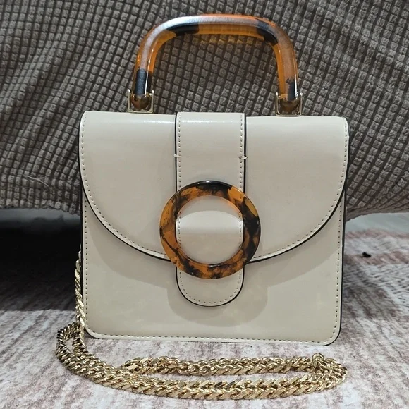 TOPSHOP Capri Buckle Crossbody Bag in Beige, Tortoise Shell Details, Gold Chain - Picture 11 of 16